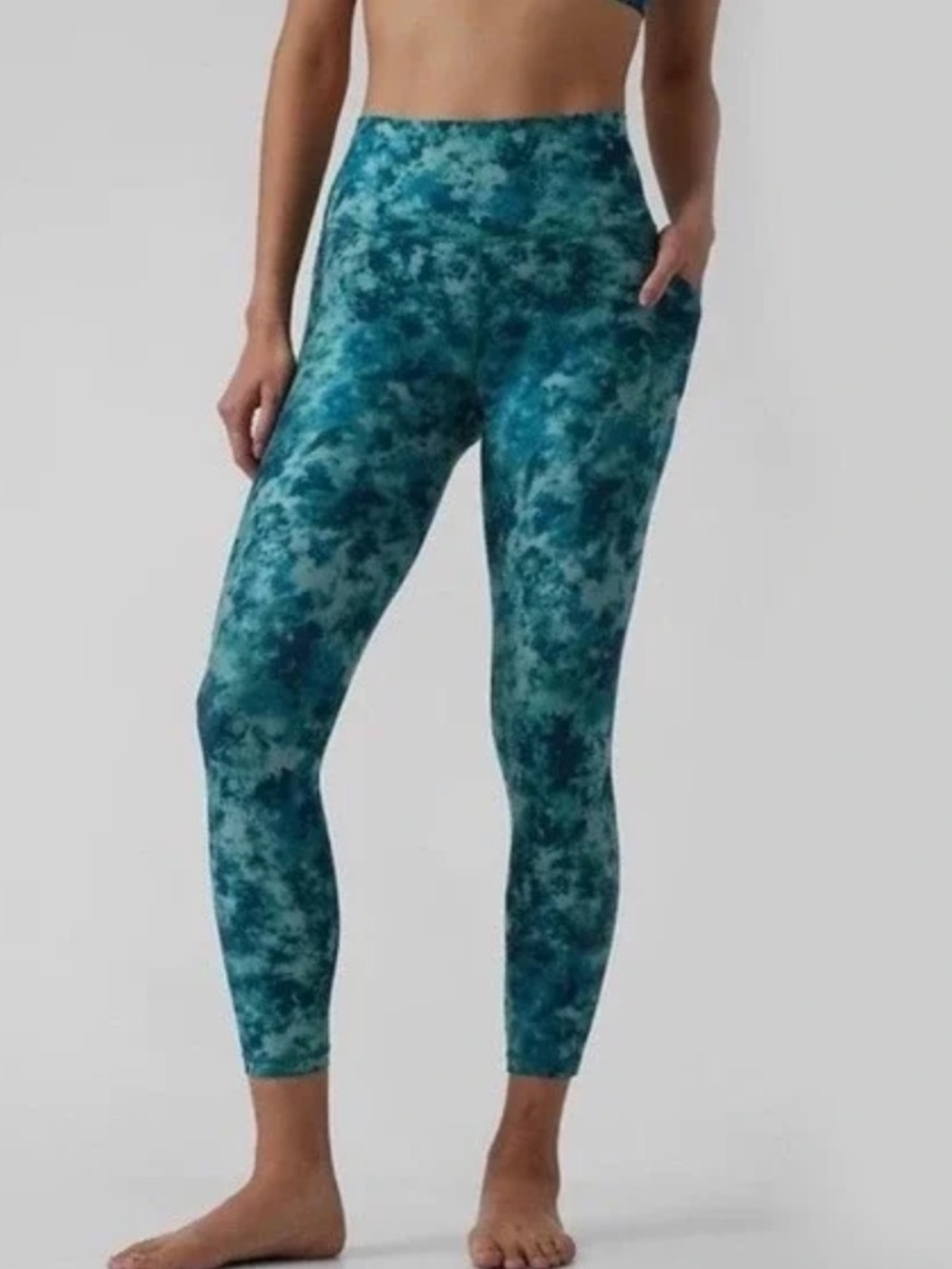 Athleta Salutation Stash Pocket 7/8 Tight inTeal Blue Tie-Dye